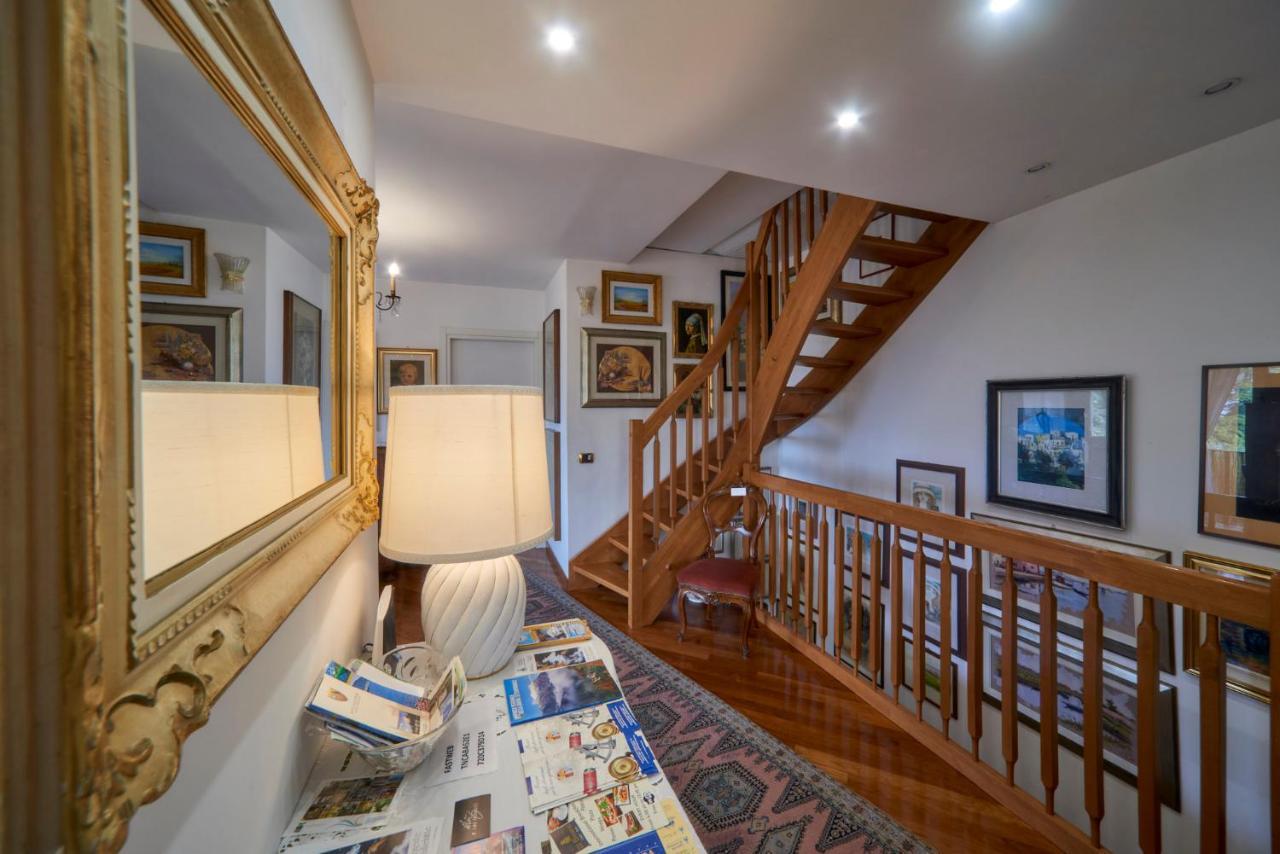 Tosca House Bed and Breakfast Varenna Esterno foto